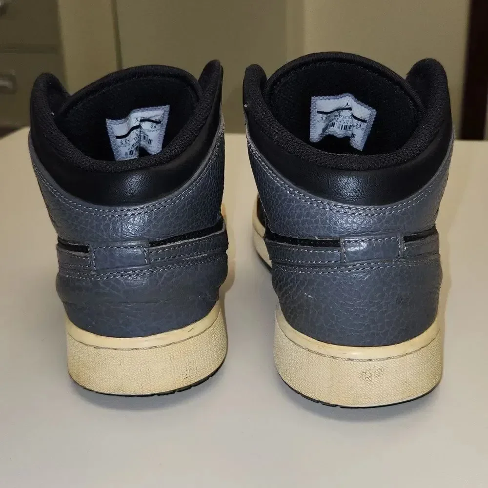 Nike Jordan 1 Mid Shoes 5.5Y Black/Gray 554725-041. 2017